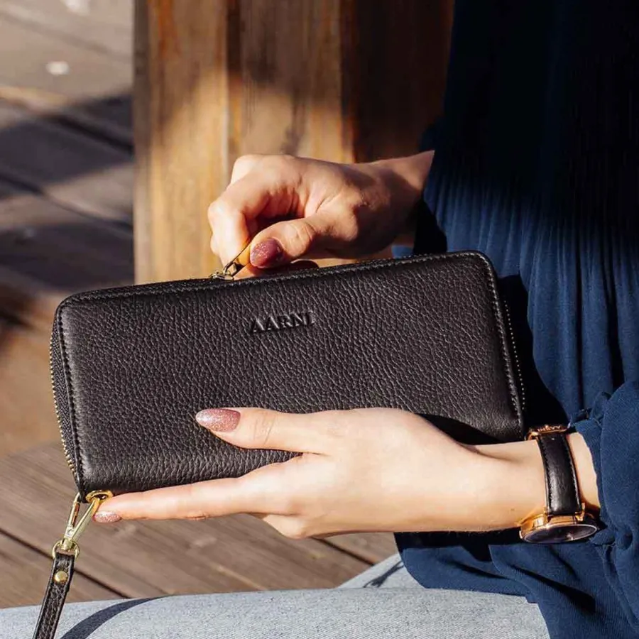 Hirvennahkainen Clutch, Musta/Hopea>Aarni Discount