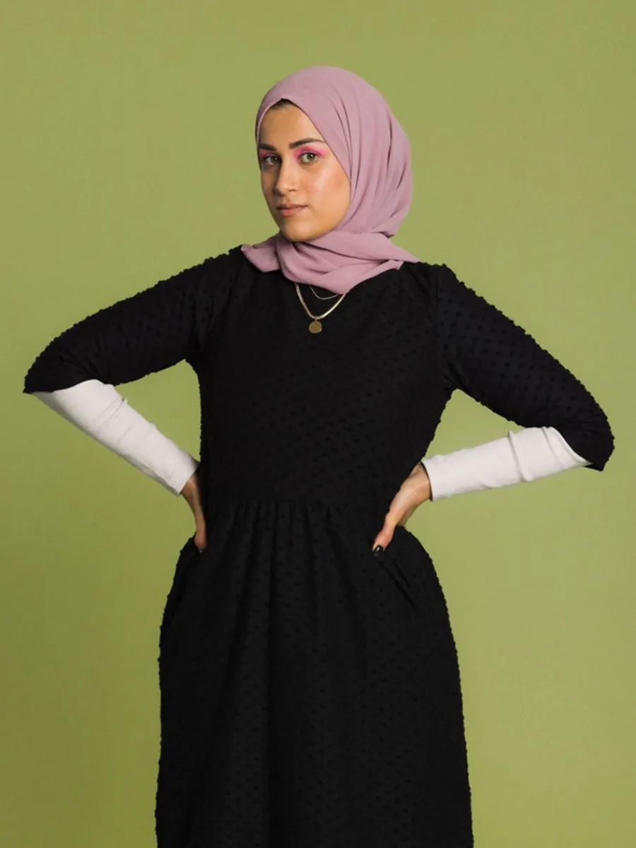 Marisa Mekko, Musta Dot>Aarre Store
