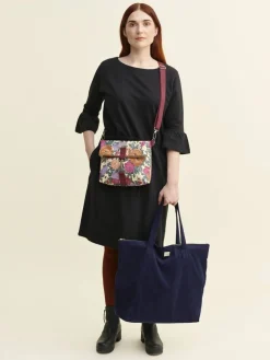 Heinia Mekko, Musta><noscript><img width=