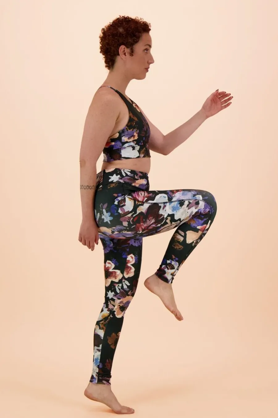 Urheiluleggingsit, Black Anemone>Kaiko Online
