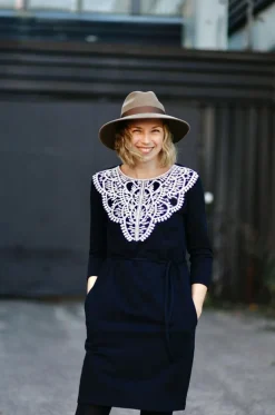 Elise Mekko, Musta><noscript><img width=