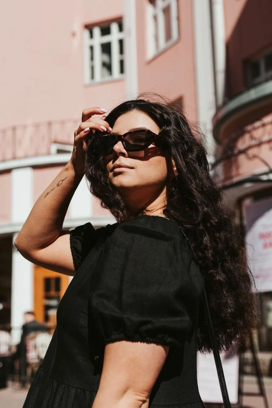 Astrid Pellavamekko, Musta>Nakoa Cheap