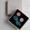 Pikku-Viuhka Korvakorut, Valokas Smaragdi/Pinkki>Nouki Online