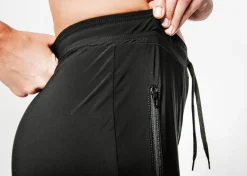 Npra Yed Joggers, Musta><noscript><img width=