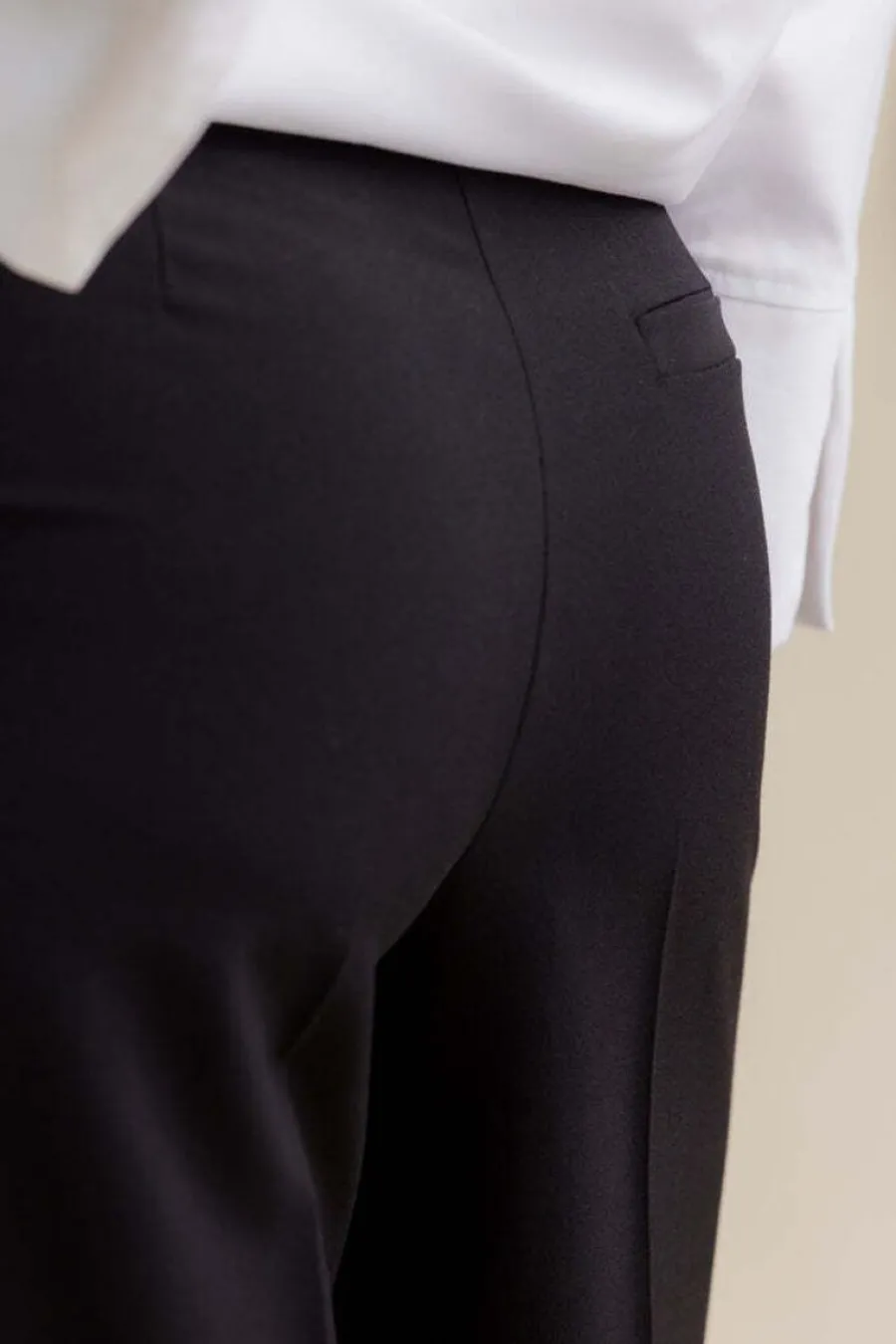 Corinna Housut, Musta>Voglia Shop